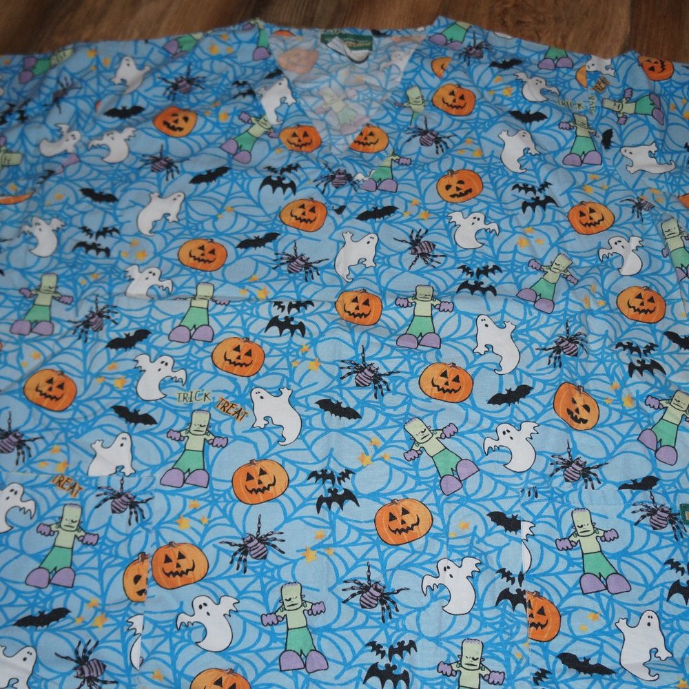 Uniform Advantage Unisex Halloween Short Sleeve Scrub Top